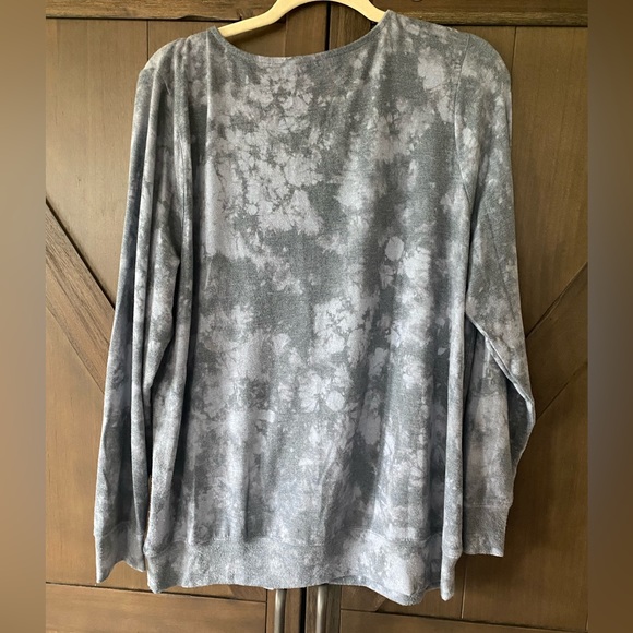 TORRID✨Plush Long Sleeve Top - Picture 6 of 11